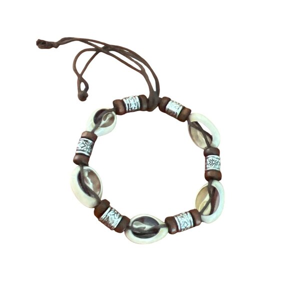 Vintage Cowrie Shell Bracelet Wood Silver Tone Drawstring Adj Beach Estate - Picture 2 of 4